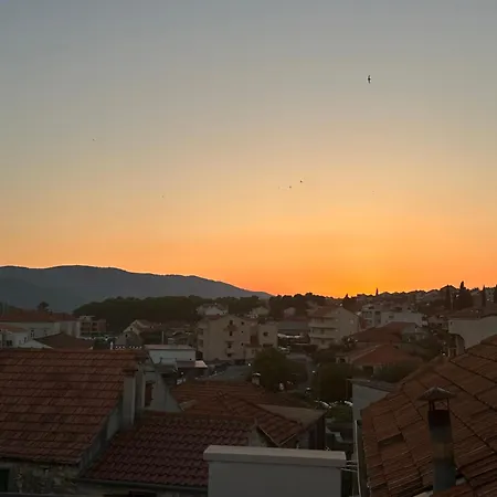 Hvar *